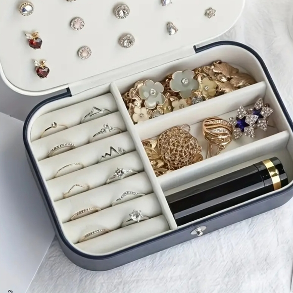 Jewelry Box Portable Flip - Picture 3 of 8